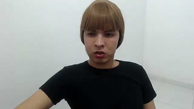 estefania224 webcam