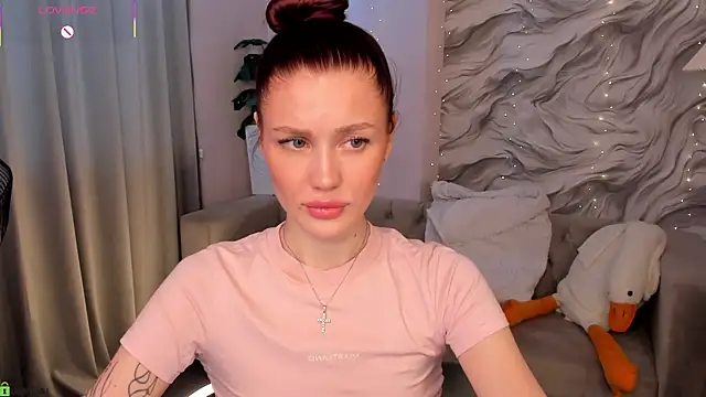 Aria_Mila webcam