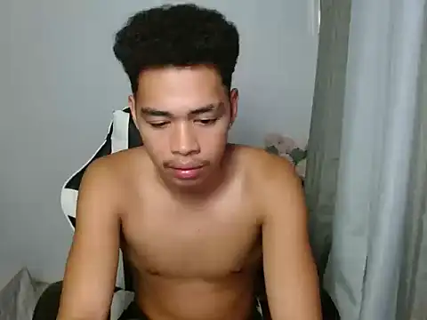 curlyasian_njxx webcam