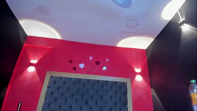 YayaHilton webcam