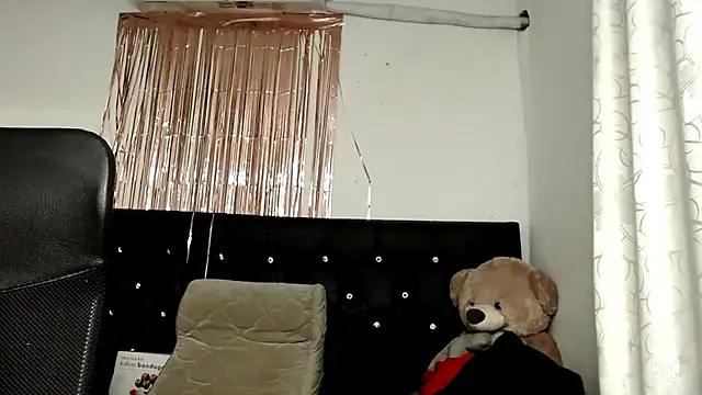 Baby_hornyJM webcam