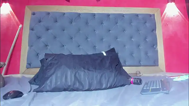 YayaHilton webcam