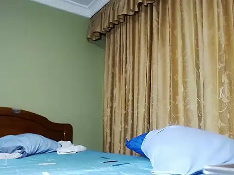 LinaTentation webcam
