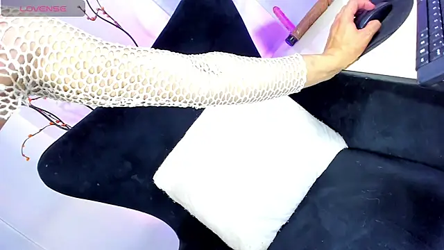 MargaretQualley webcam