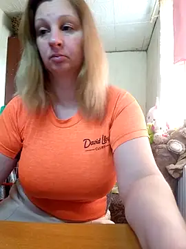 BustyBlond webcam