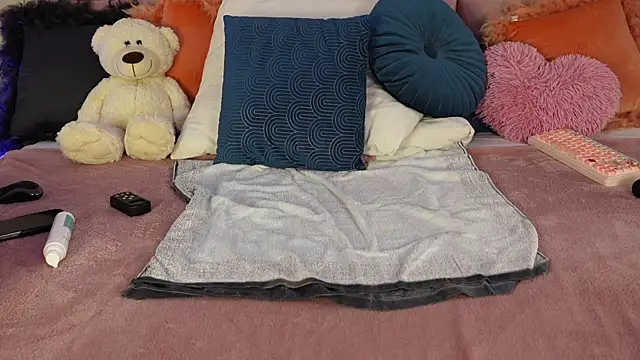 JullyBlair webcam