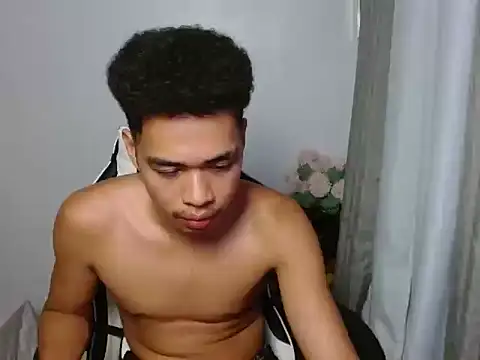 curlyasian_njxx webcam