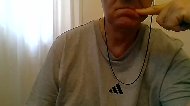 ANONIMO7735 webcam