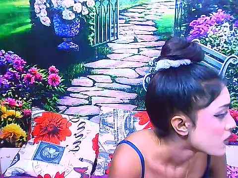 IndianPretty14u2Luv webcam