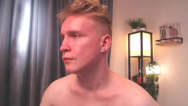 AlexxSweet webcam