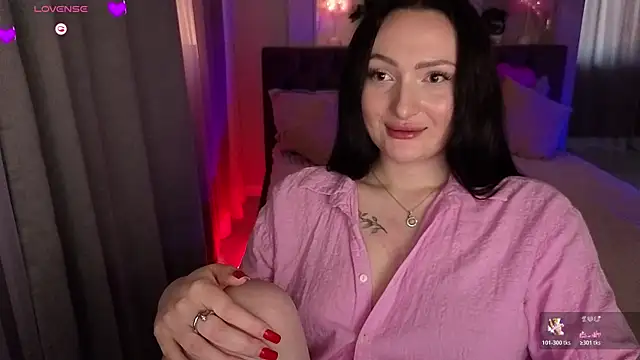 MizLouLou - brunette  cam model