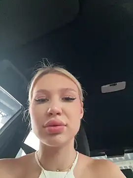  Kiss_Auroraa chat room