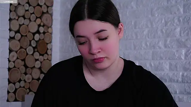 LowOncoming live sex cam