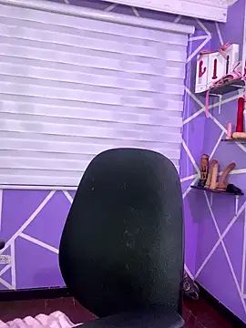 MiiaaJoness