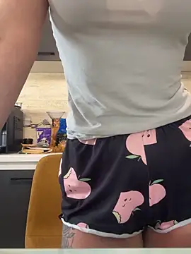 SeductiveMom webcam