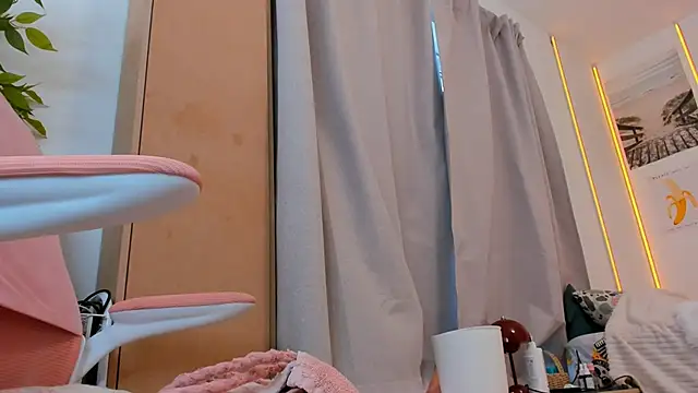 Lily_Young webcam