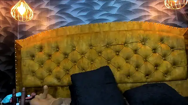NahomiFireSex webcam