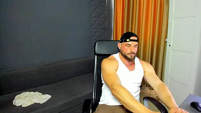 AdamJamesonn webcam
