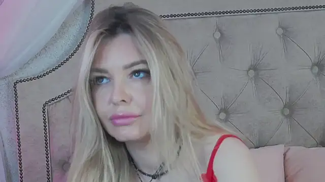 ToriCarter webcam