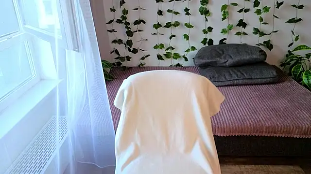 MonikFoxi webcam