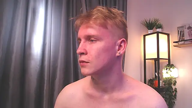 AlexxSweet webcam