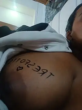 lia_mariana webcam