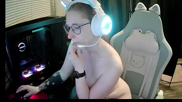 LilyFoxxx webcam