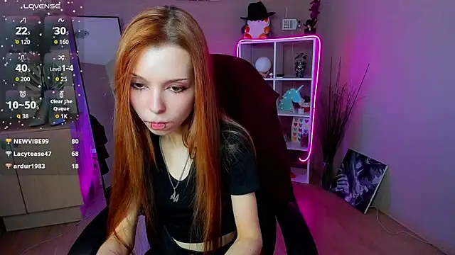 star_tarra - Star_Tarra's free webcam - UK Sex Cams