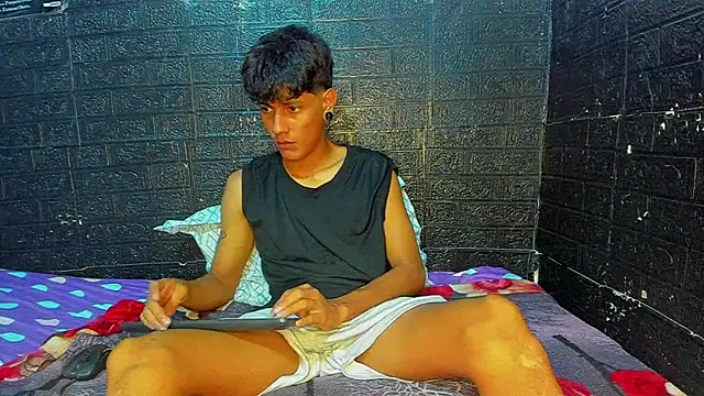 santos_dx - Santos_dx's free webcam - UK Sex Cams