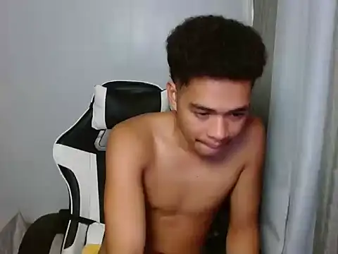 curlyasian_njxx webcam