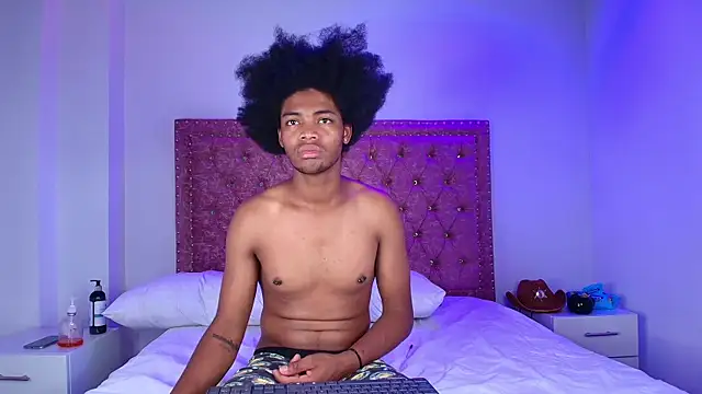 Cristal_and_luke webcam