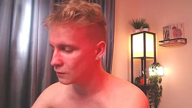 AlexxSweet webcam