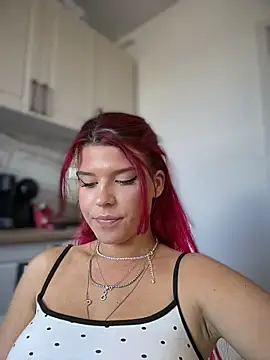 RiriRoseey webcam