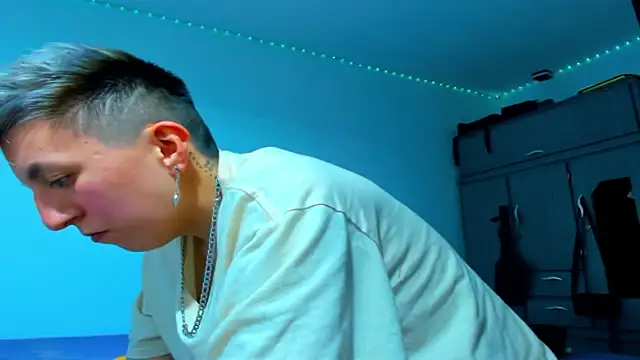 Sexyboy_666 webcam