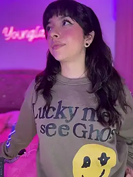Yovng___Lau webcam