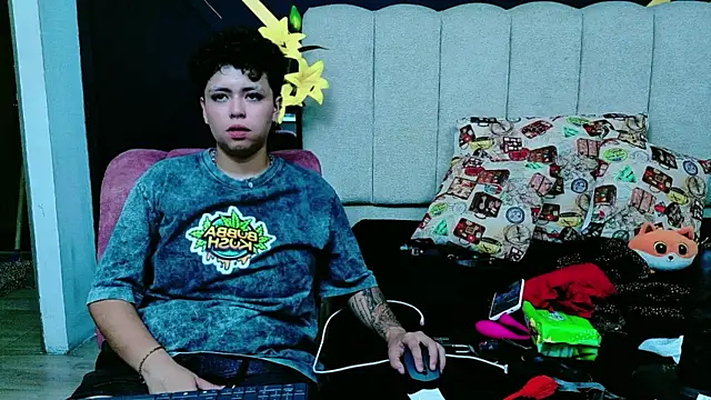NikiEvanz webcam