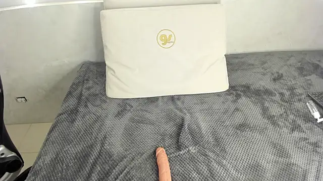 dakota_tucci webcam