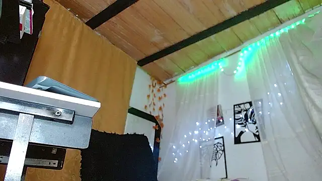 angel_bonbom webcam