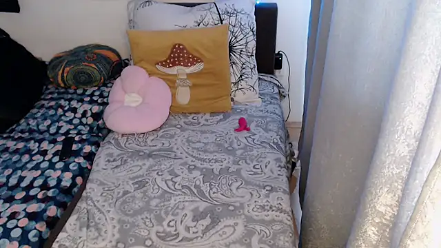 AlienforTwenty webcam