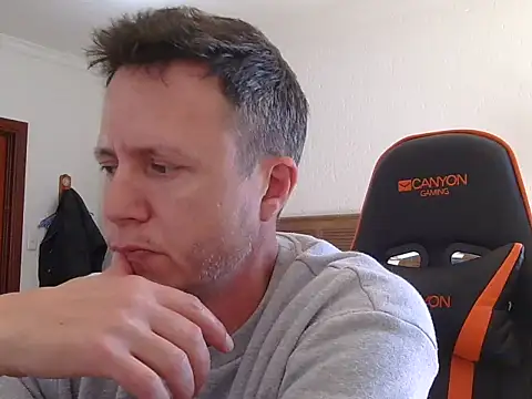 TroyDieselXXX webcam