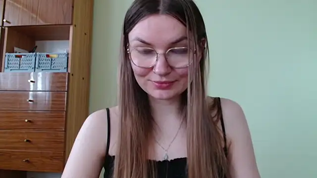 LooveELLYx webcam