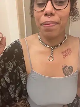 Desirae_Luciano
