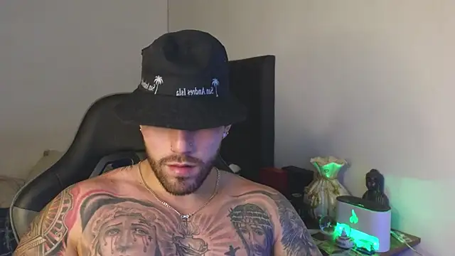 Ades_Lowe webcam
