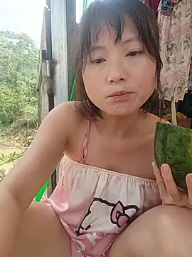linda_bae00 webcam