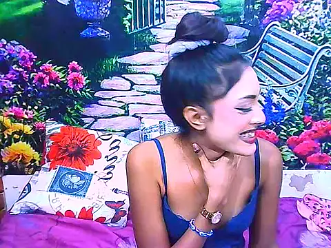 IndianPretty14u2Luv webcam