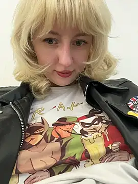 RonnieKiss live sex cam