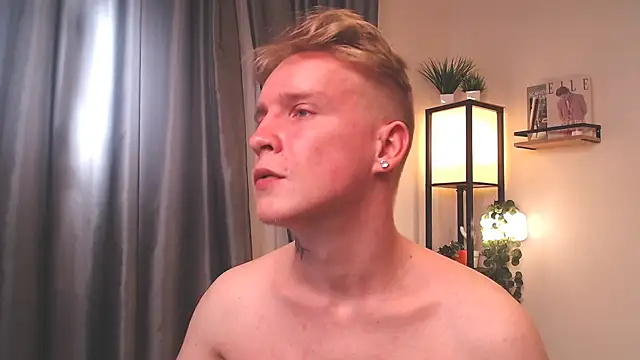 AlexxSweet webcam