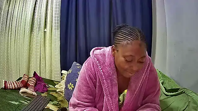 HottyBoobs5 -  fat cam model
