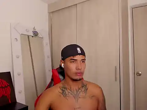 thomas_latin_boy webcam