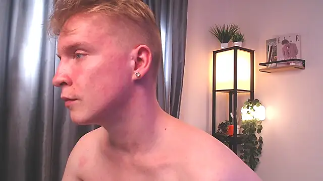 AlexxSweet webcam